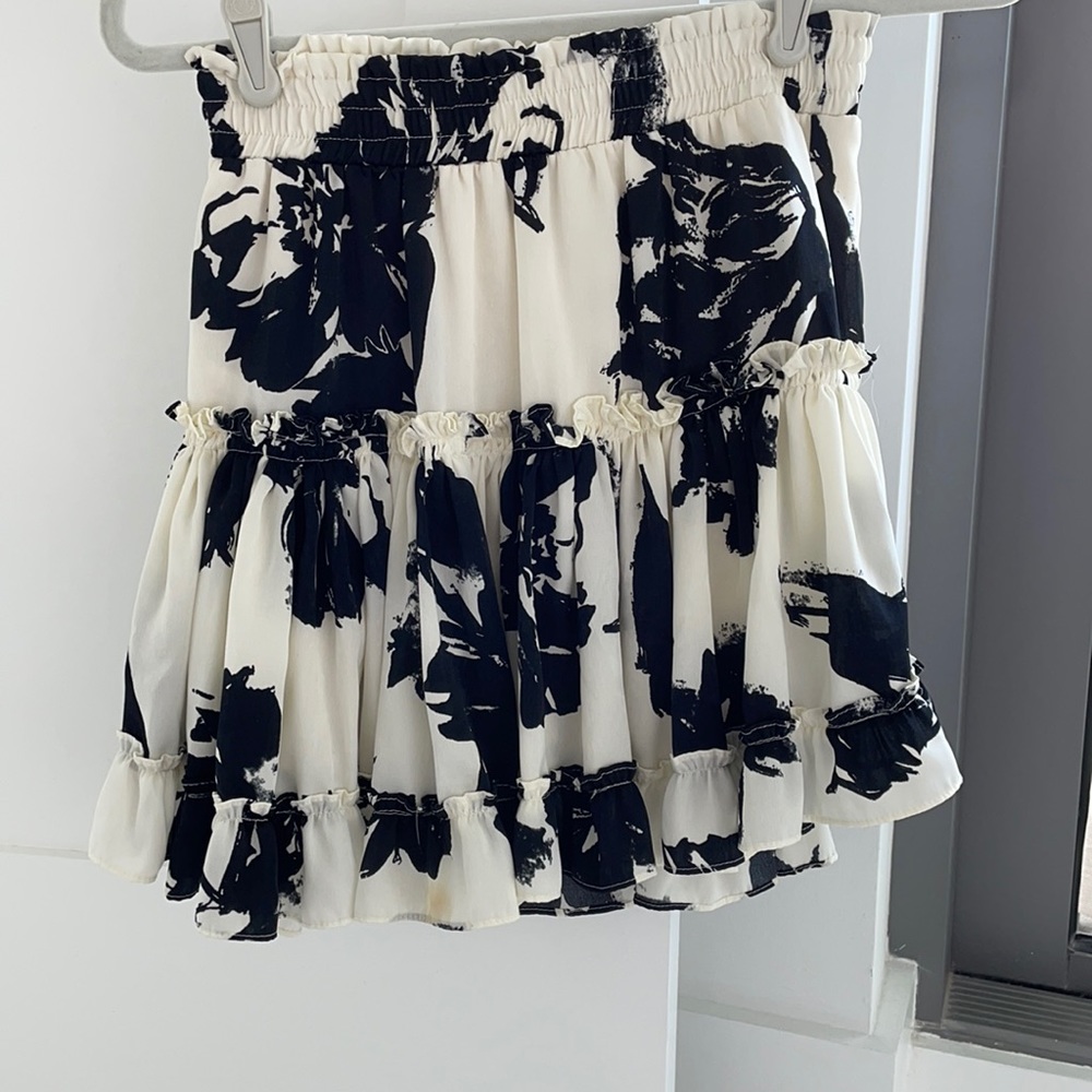 MISA Skirt size Small